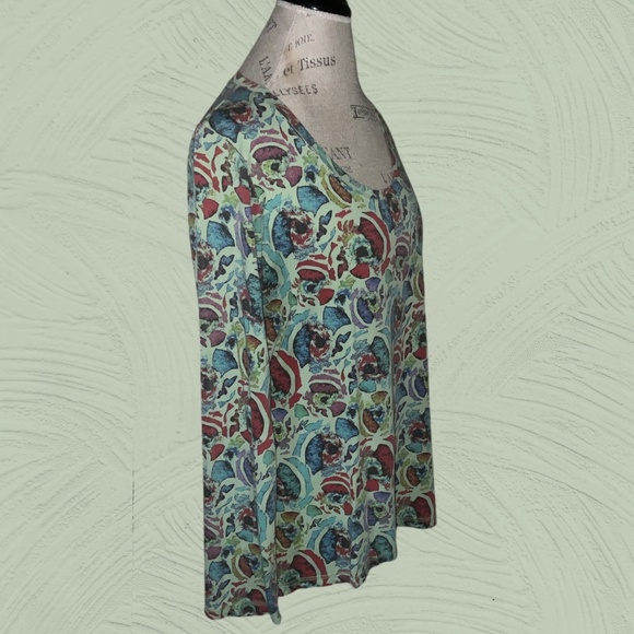 Colorful Green and Red Long Sleeve Relaxed Blouse - Picture 2 of 4